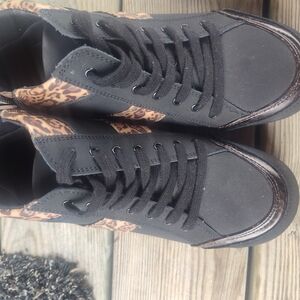 Easy Street Sport Black Sneakers